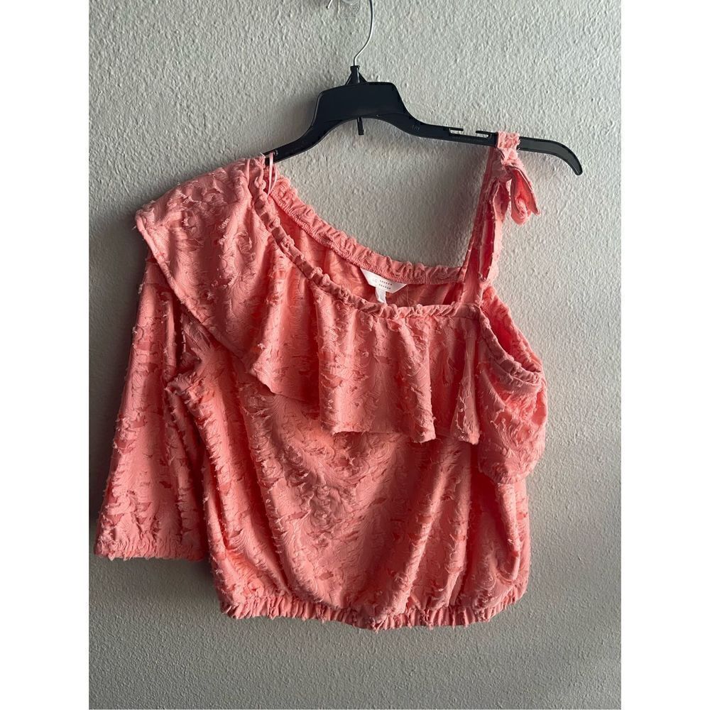 ❤️LC Lauren Conrad Cold Shoulder Cropped Top NWT